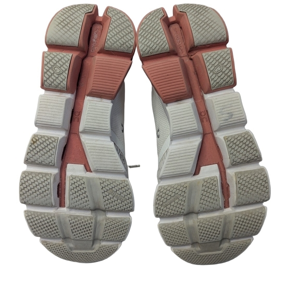 On  Cloudflyer Running Shoes Oncloud White Coral Womens Athletic Size 8.5 - Picture 7 of 9